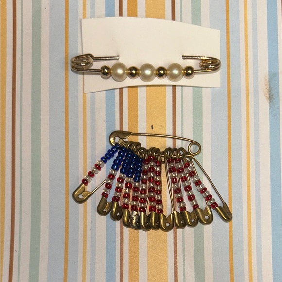 Jewelry - Gold and Pearl Safety Pin Brooch Set